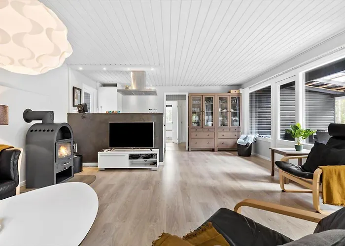 2634-nexo-strandbyskoven-1 * Neksø